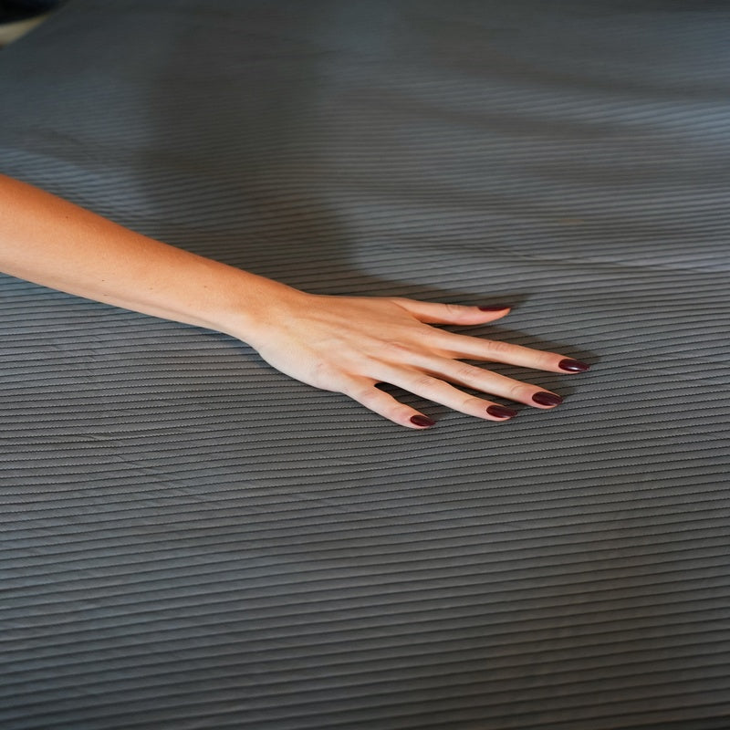 oak-sleep-hub-2-cooling-mattress-pad-texture-surface-closeup